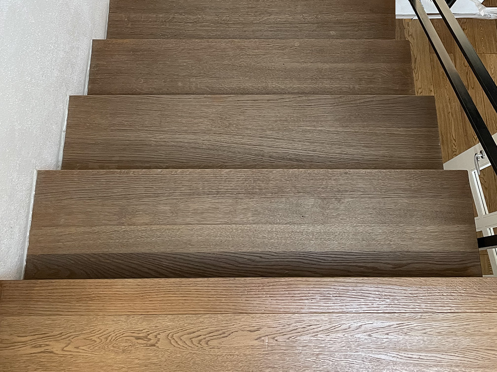 Holz Treppe Eiche abgelaufen abgenutzt renovieren